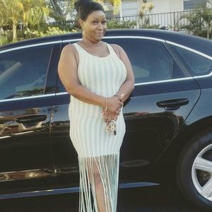 Meet your Posher, Elaine