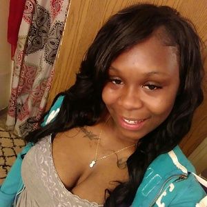 Meet your Posher, Genora