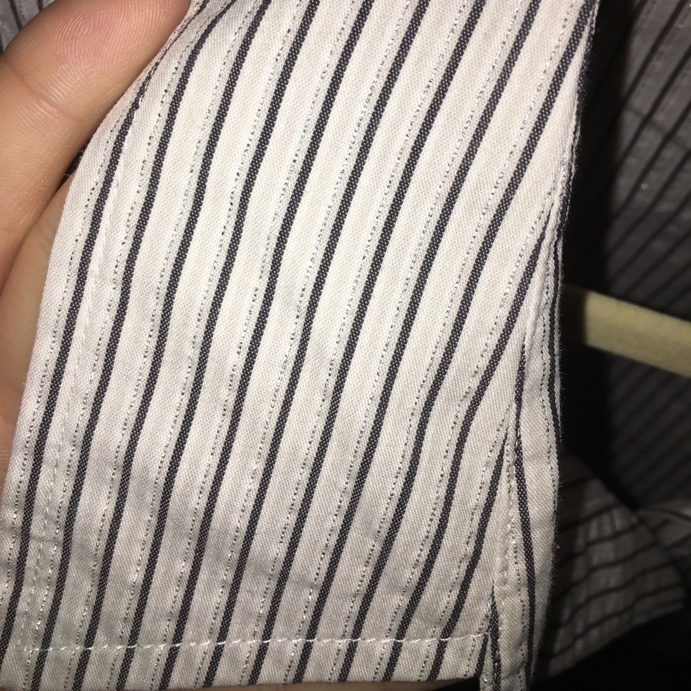 Button up - Picture 3 of 3
