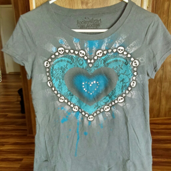 Grey skull  and heart patterned t-shirt. - Picture 1 of 2