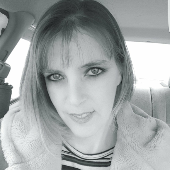 Meet your Posher, Melissa - Picture 1 of 1