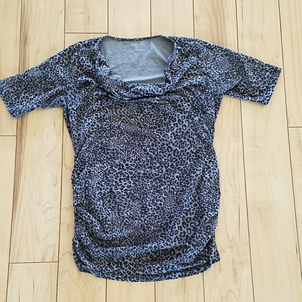 Motherhood Maternity shirt sz small