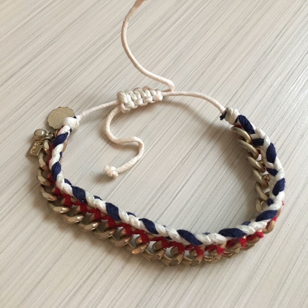 Tie bracelet