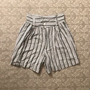 🚨 MOVING SALE! Retro style high waisted shorts.