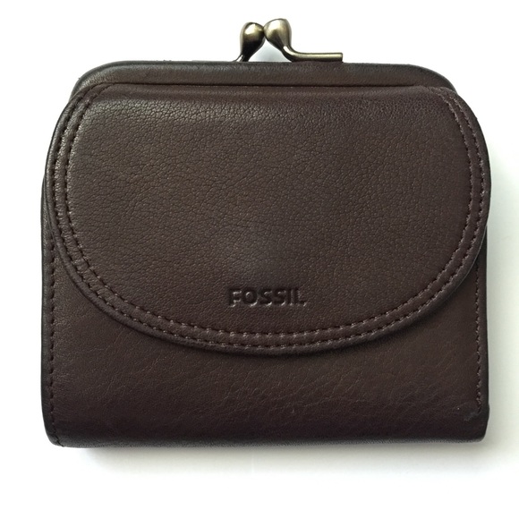 Fossil Handbags - Fossil Leather Wallet!