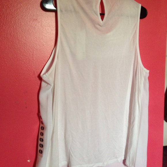 Top - Picture 2 of 2