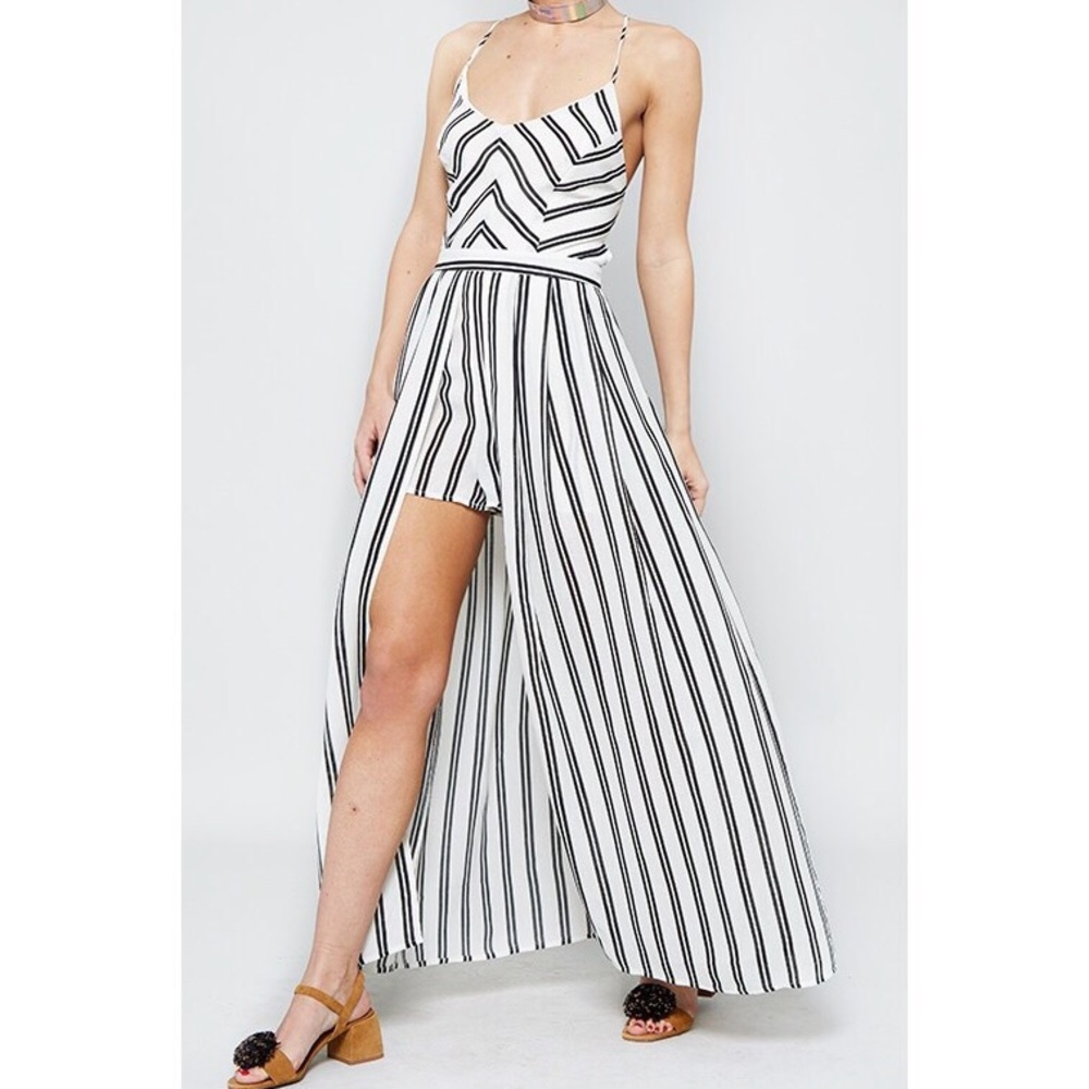 LAST ONE • Striped Romper Jumpsuit - Picture 2 of 7
