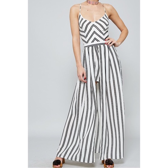 LAST ONE • Striped Romper Jumpsuit - Picture 3 of 7