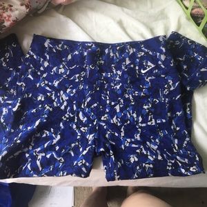 NWOT Medium Nike Dri-fit Cropped Leggings
