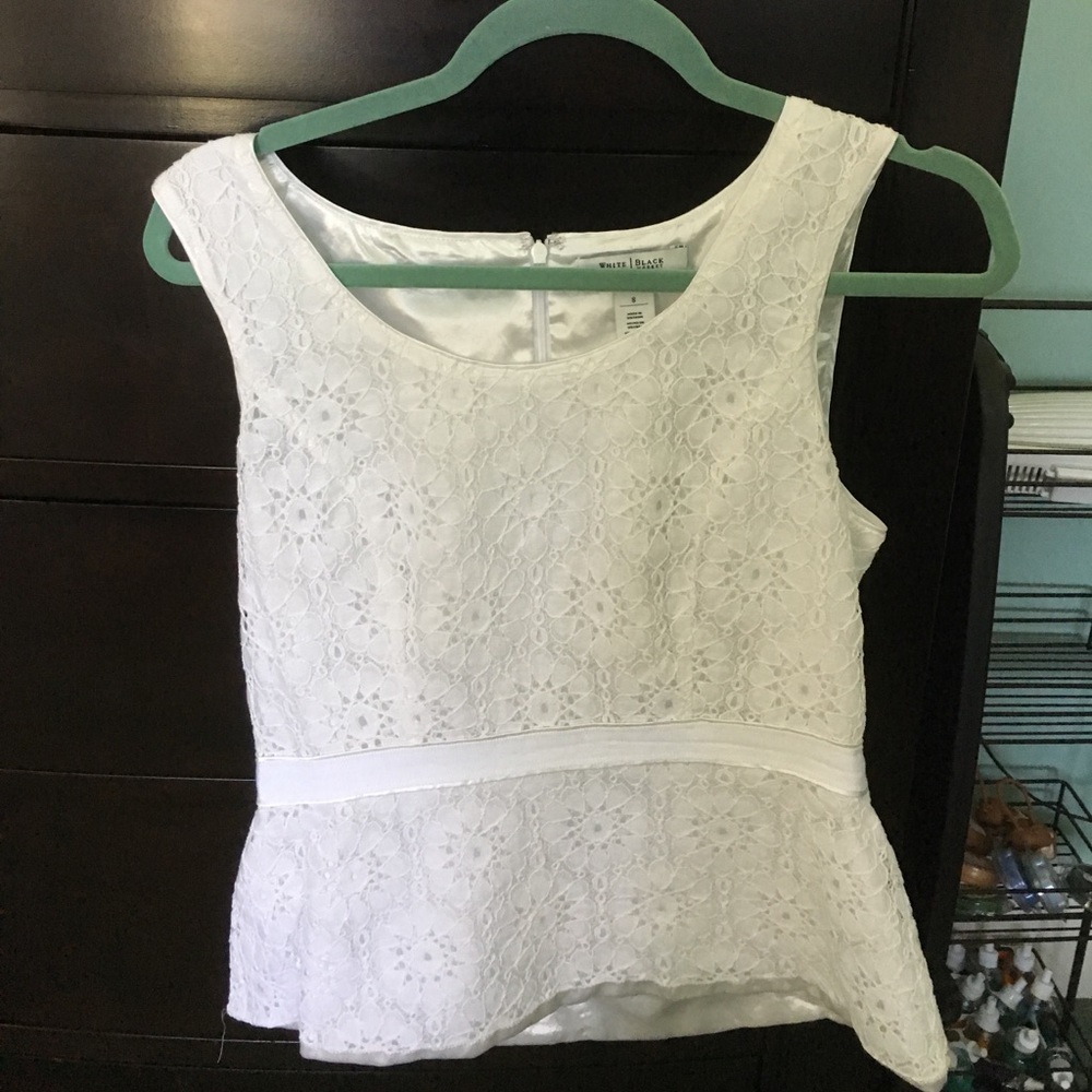 Beautiful eyelet tank! Prefect for summer