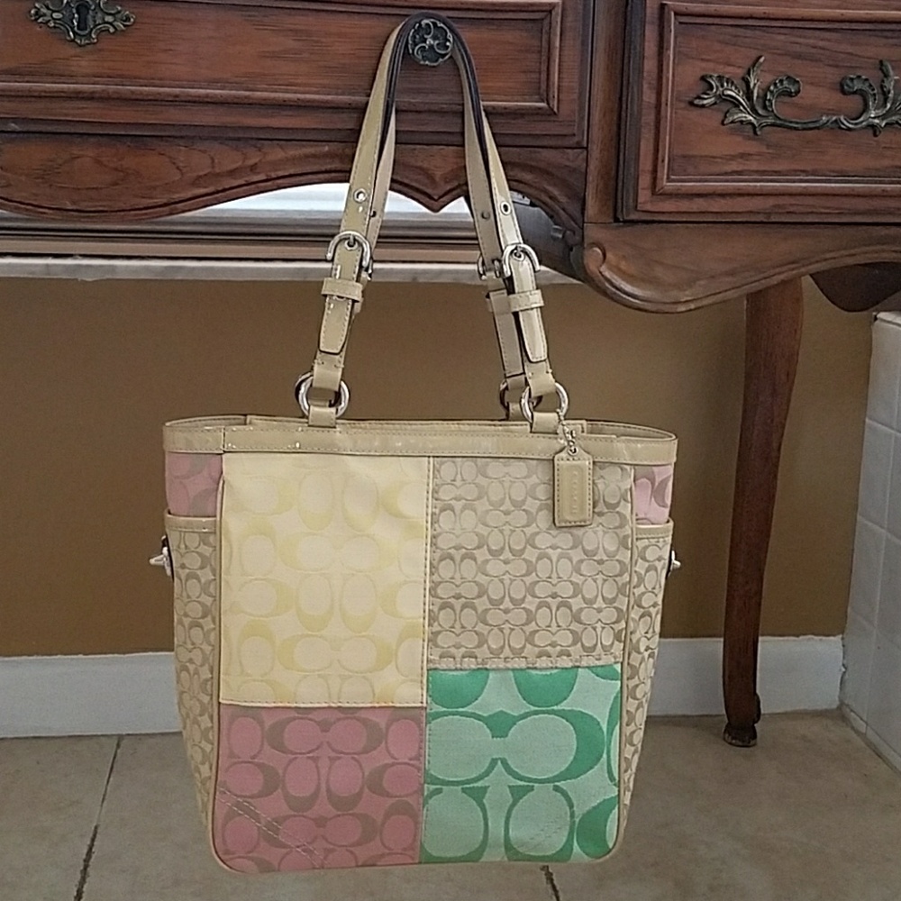 Coach purse never used.
