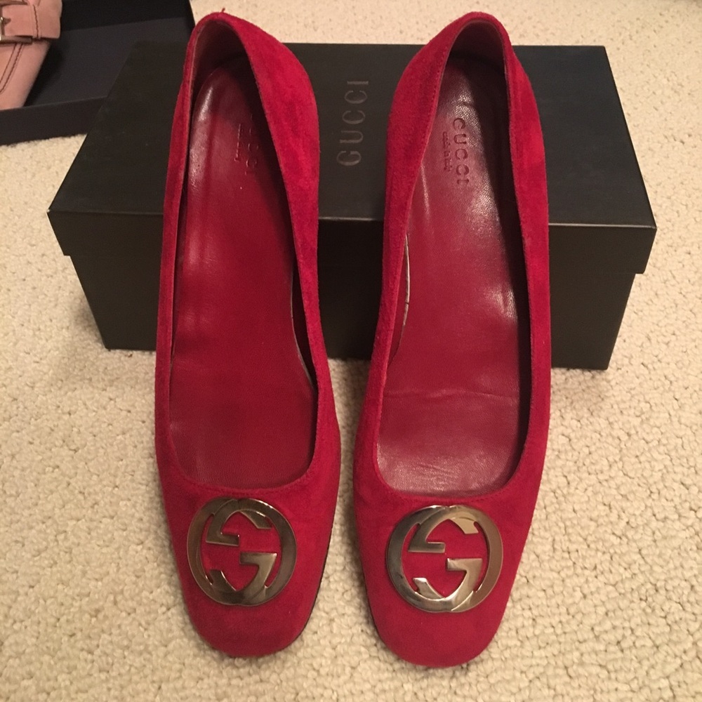 Gucci ballet flats with red suede