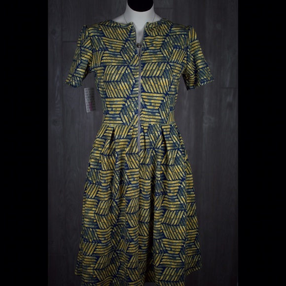 Lularoe Amelia medium - Picture 1 of 1