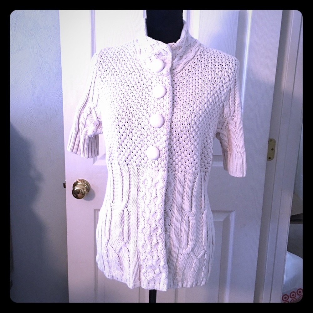 Short sleeve sweater