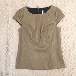 Kensie VEGAN Leather Zipper Back Top