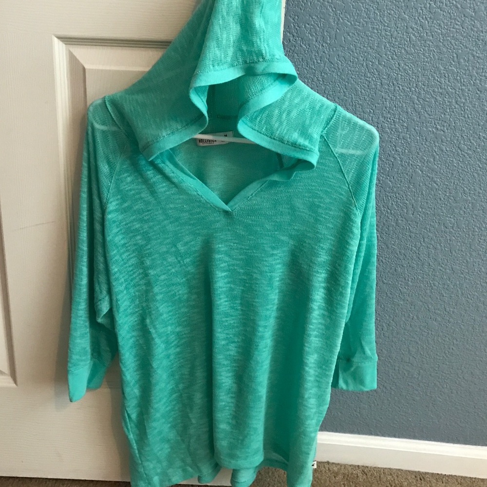 Hollister lightweight pullover