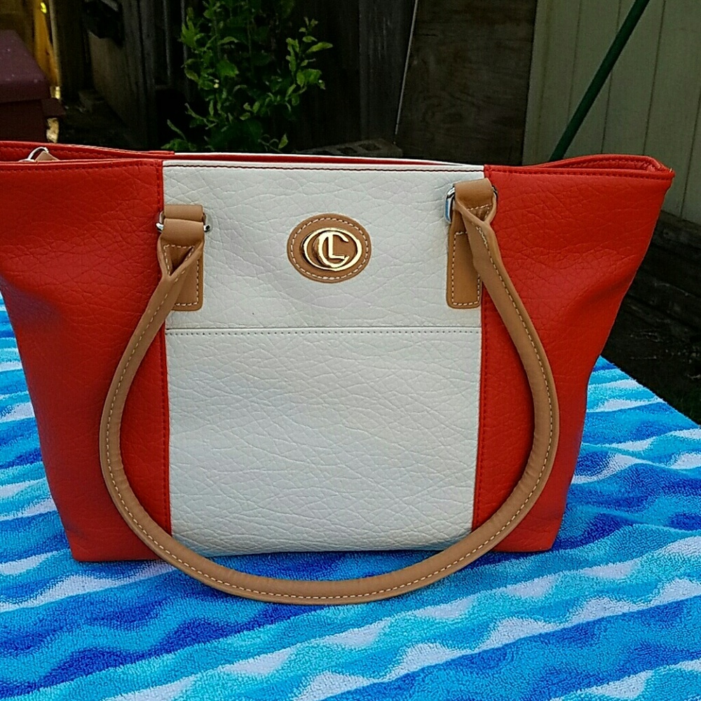 Carryland shoulder bag