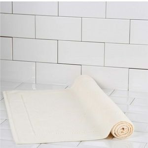 NWT! Pink Frette Bathmat set🛀🚿