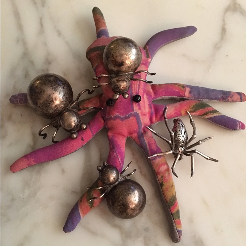 SALE!!! Spider lapel pins🕷✨