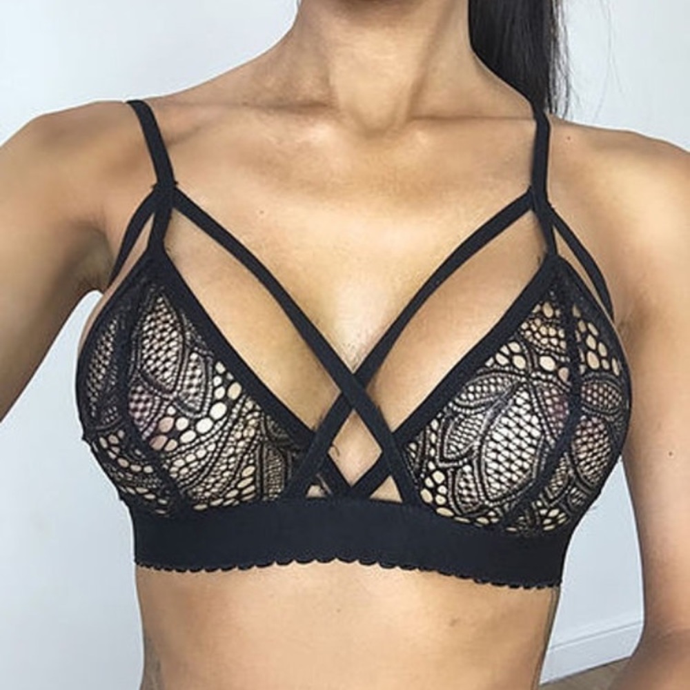 REDUCED Wireless Lace Bralette Black or Red - Picture 1 of 4