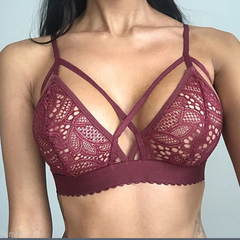 REDUCED Wireless Lace Bralette Black or Red - Picture 2 of 4