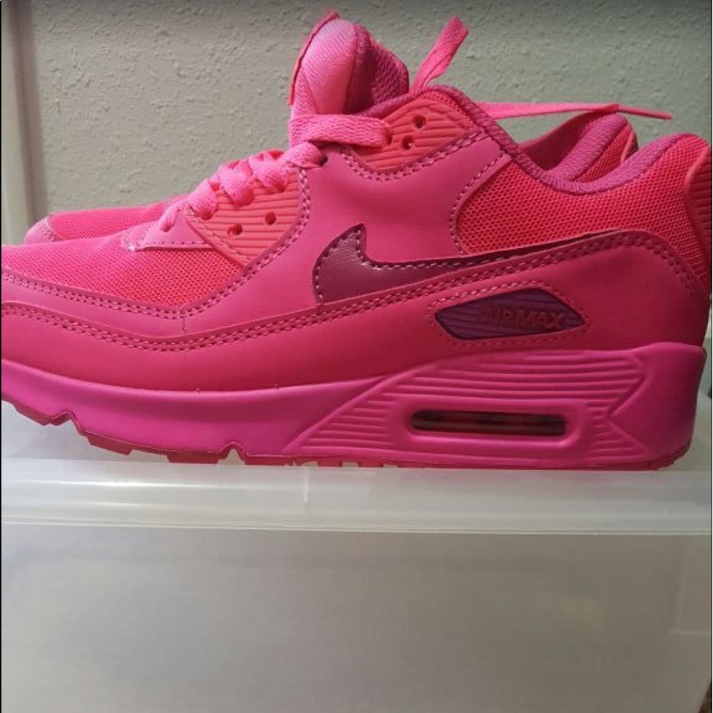 Pink Nike air max size 8 1/2