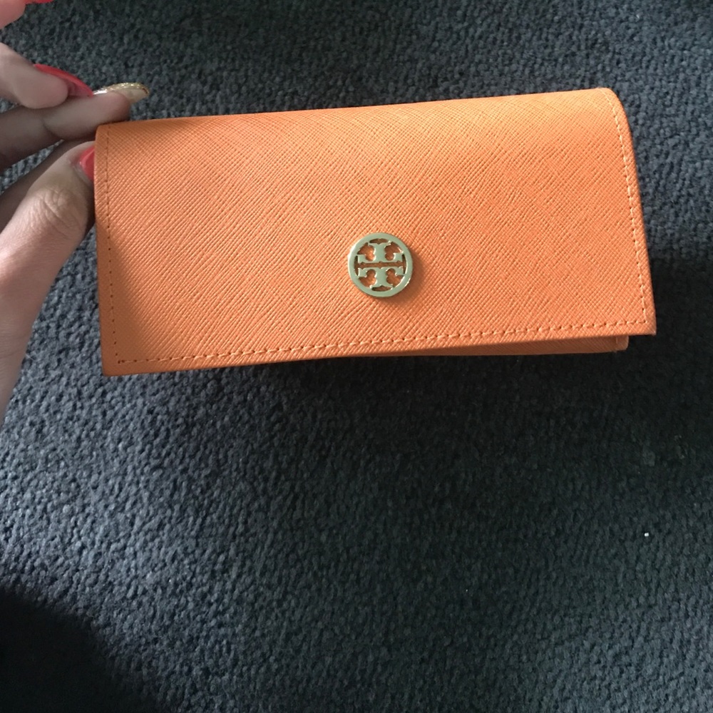 Tory burch sunglasses case