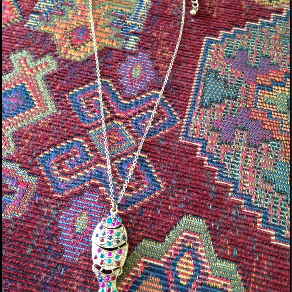 🎀FREE Bundle Item🎀 Rhinestone fish necklace