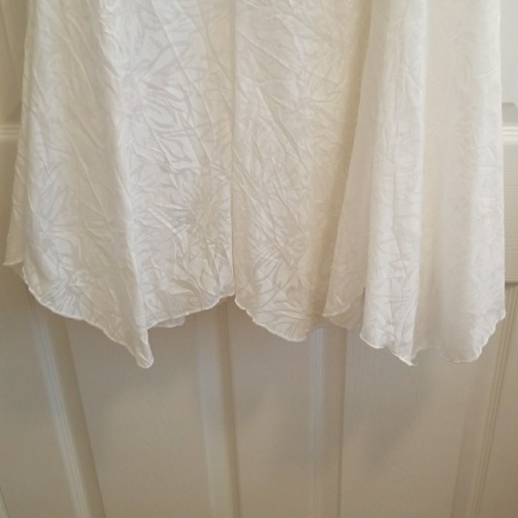 Very nice white skirts cute material and sprints - Picture 2 of 6