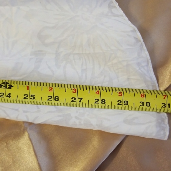 Very nice white skirts cute material and sprints - Picture 6 of 6