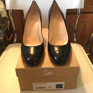 CHRISTIAN LOUBOUTIN PUMP HEELS