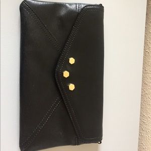 Black clutch