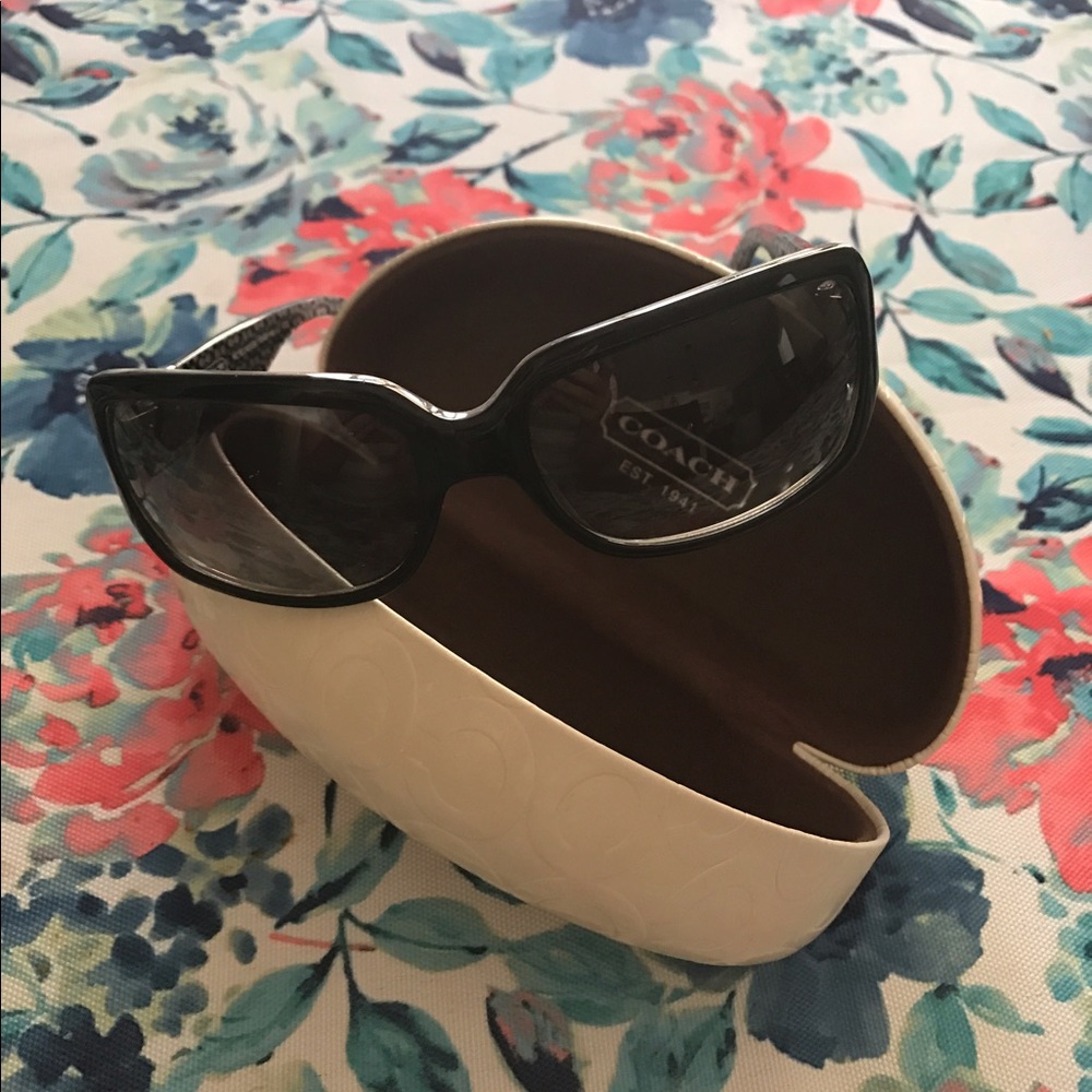 Coach Sunglasses 😎 ☀️ 👓