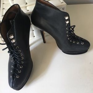 Ann Taylor platform ankle bootie