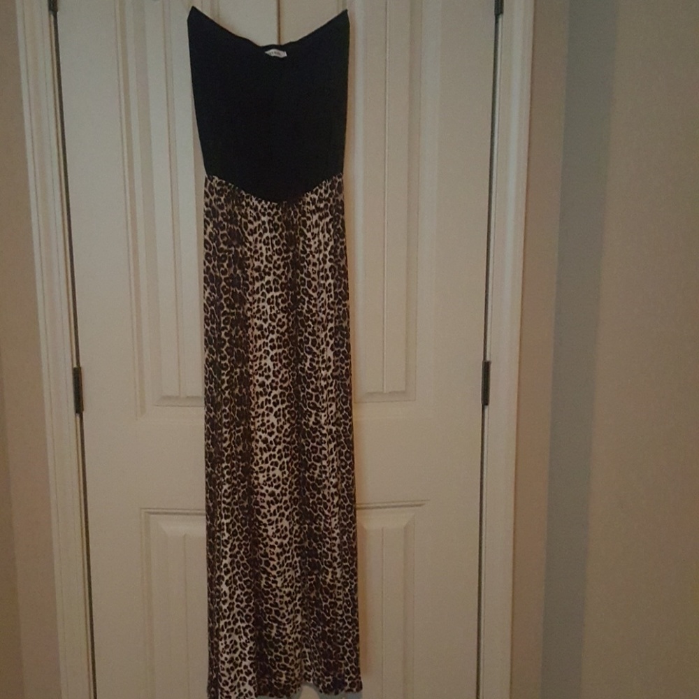 Leopard strapless maxi dress