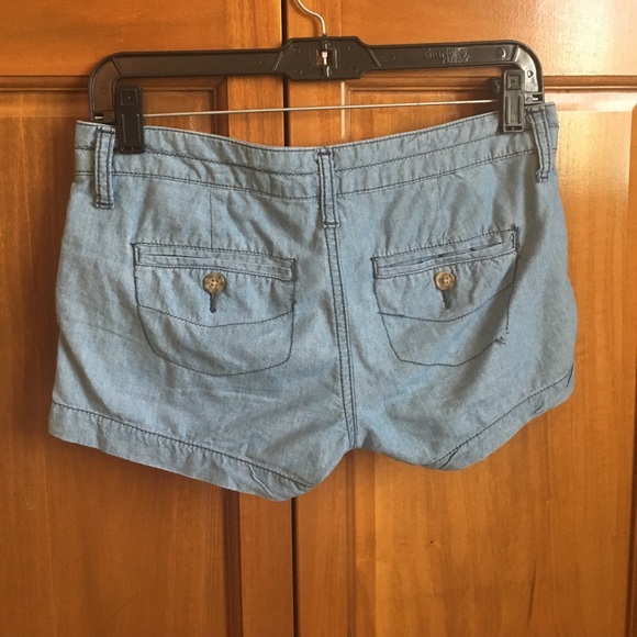 Shorts - Picture 3 of 4