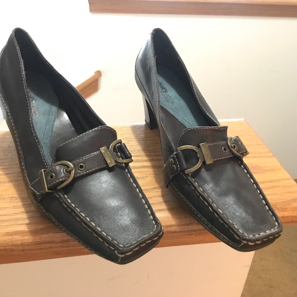 Aerosoles  leather shoes