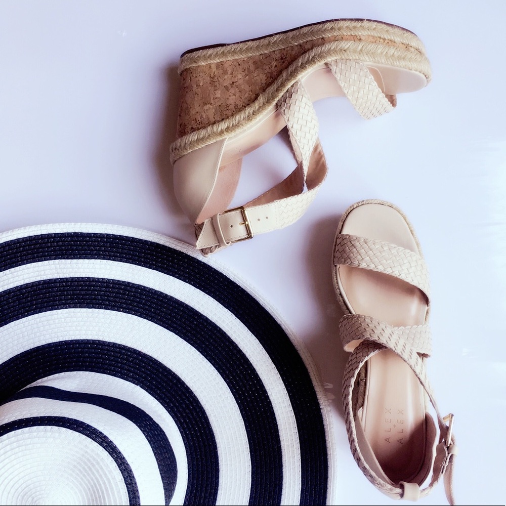 🍓Brand new Alex+Alex wedge sandal