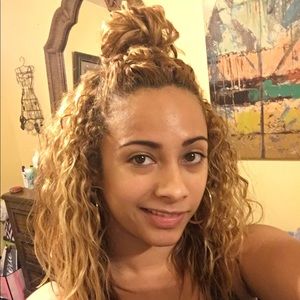 Meet your Posher, Stephanie