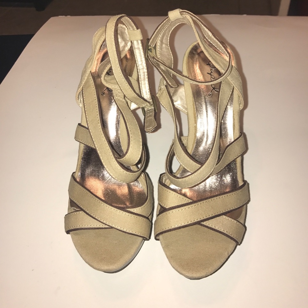 Women's QUPID Heels - Picture 3 of 8