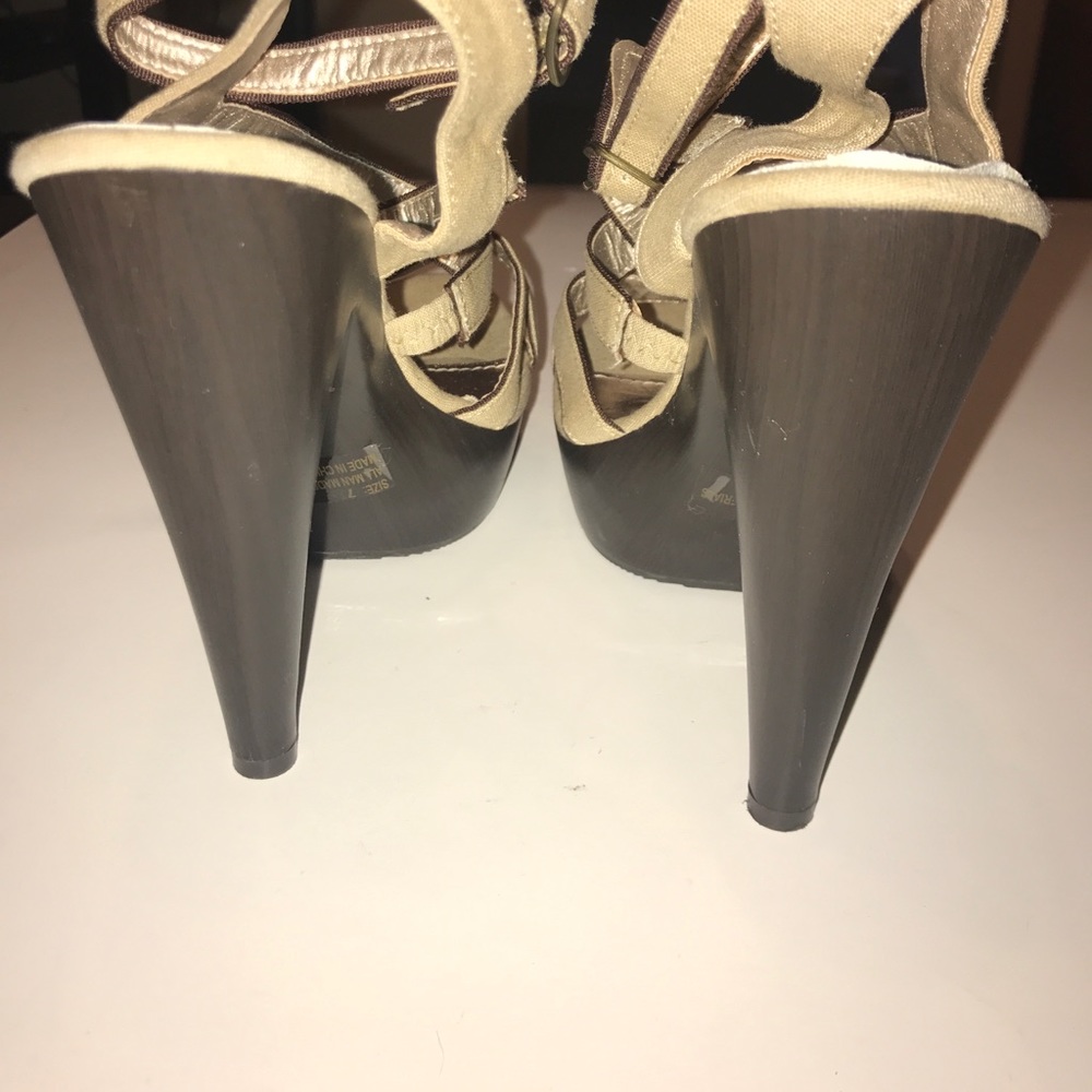 Women's QUPID Heels - Picture 6 of 8