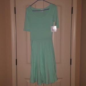 Small LulaRoe Nicole