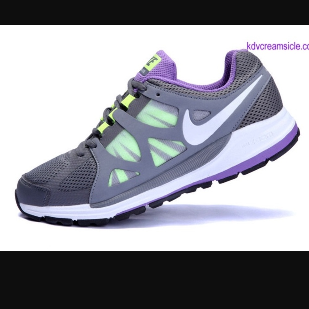 NWT Nike zoom elite running shoe