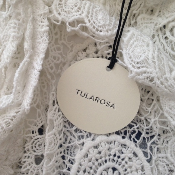 🌴SALE🌴 Tularosa Amelia Off Shoulder Top Blouse - Picture 2 of 3