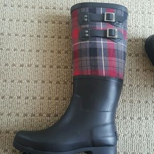 UGG RAIN BOOTS