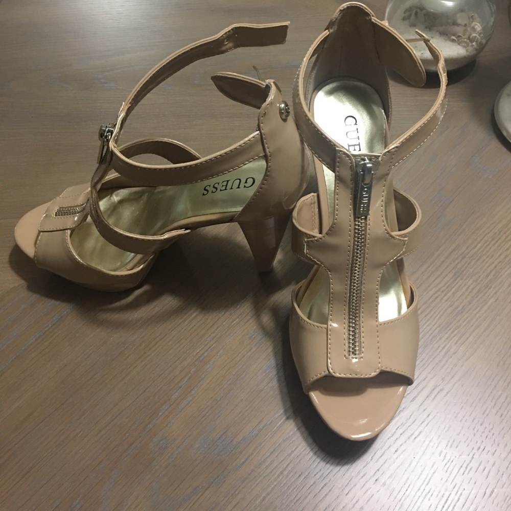 Guess shoes size 9 never worn $ 50