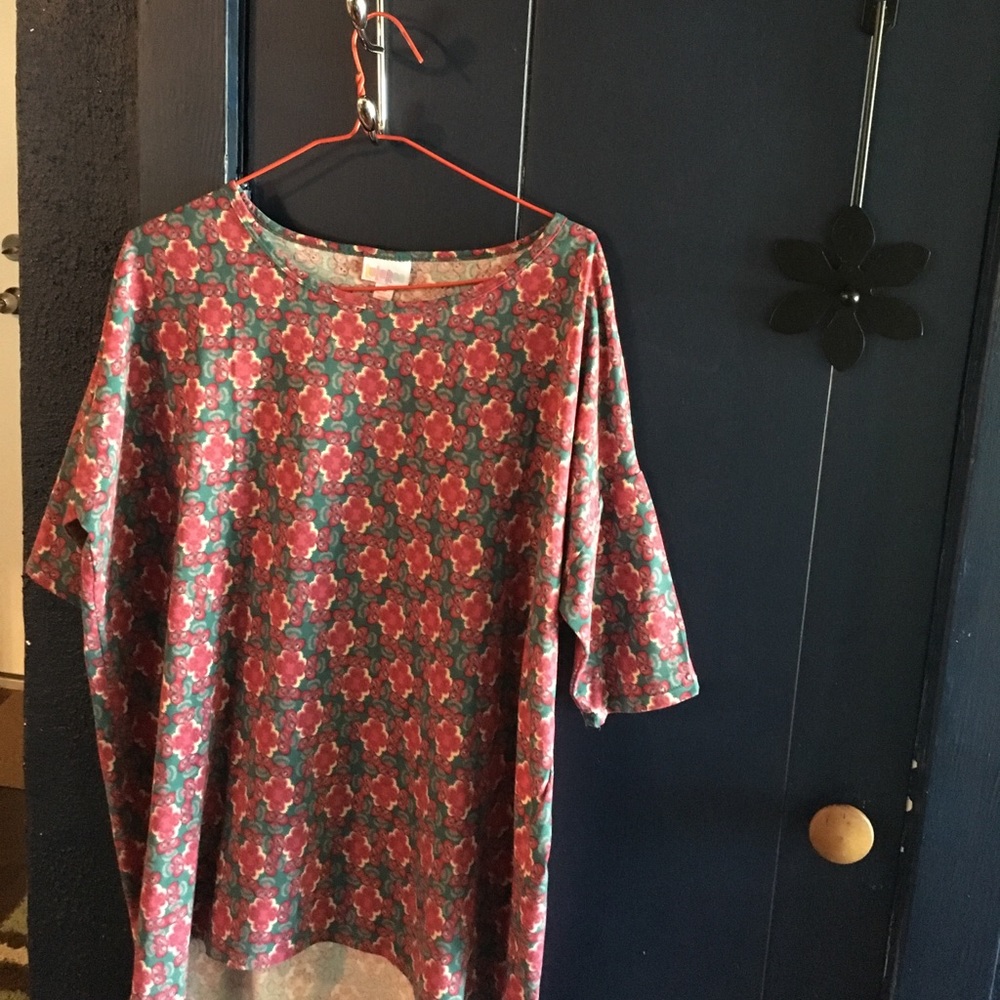 LulaRoe Flowered Irma Tunic. Size Small.