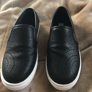 Steve Madden black slip on shoes