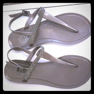❌ SOLD ❌ Vince Camuto udele jelly sandals