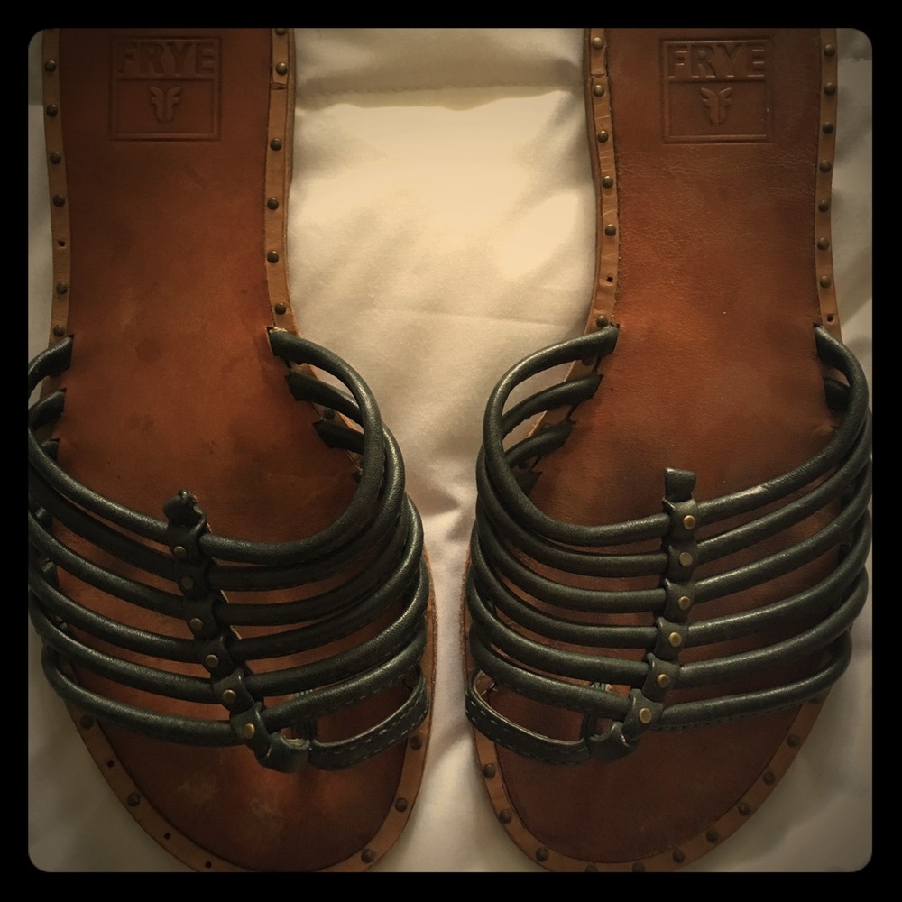 Vintage Frye leather sandals